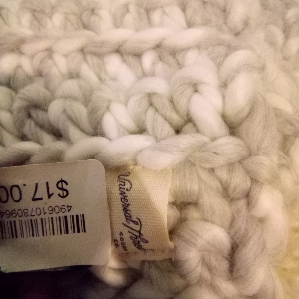 NWT Universal Thread Thick Knitted Scarf